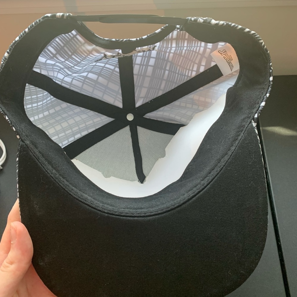 Venom snap back Hat - Picture 6 of 7